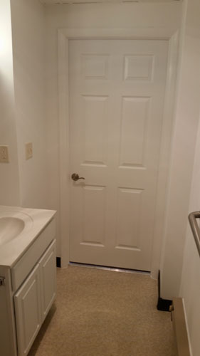 Senior Efficiency Apartment Bathroom
